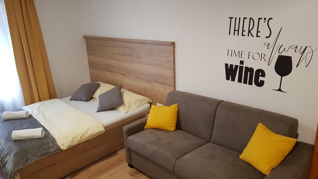 Kmetija Tomazic Vinska Klet - Winery Appartement Vipava Buitenkant foto